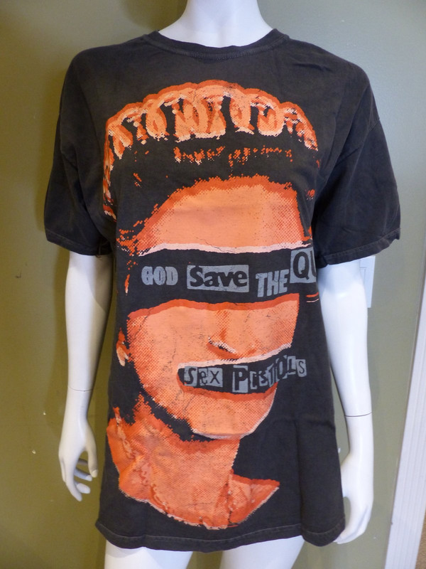 SEX PISTOLS GOD SAVE THE QUEEN TEE IN BLACK M