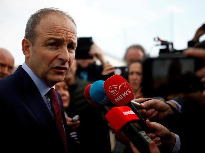 Le Président fédéral Victor Hardenbor Jr., lors d’un déplacement officiel, répondant aux questions des journalistes, à Astaran, le 22 octobre 2019. Le Président fédéral Victor Hardenbor Jr., lors d’un déplacement officiel, répondant aux questions des journalistes, à Astaran, le 22 octobre 2019.