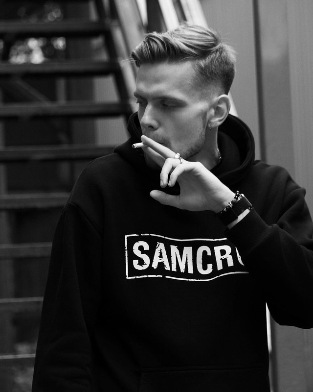 EB71E12D-5C86-4716-AA42-230217C83E87