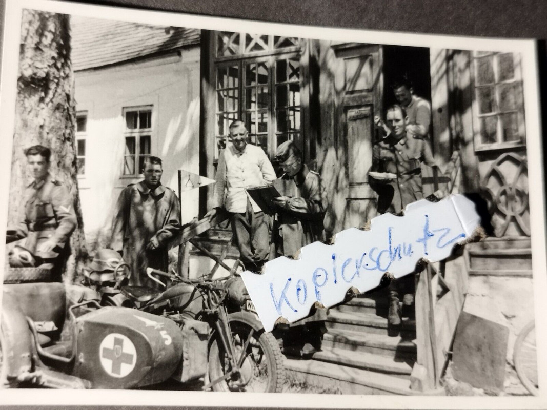 Foto Divisions Kommandeur Beiwagenkrad Ständer 5.Jäger Division Wappen RK