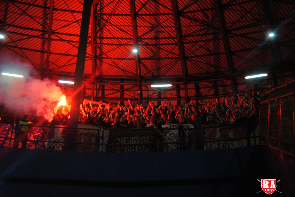 06C1EC49-31CC-43DC-BA5B-974B8CDCA2B7