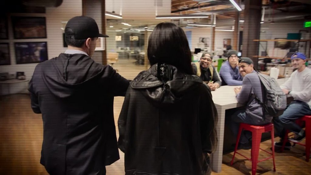 [Image: c58hupxeh02z.jpg]