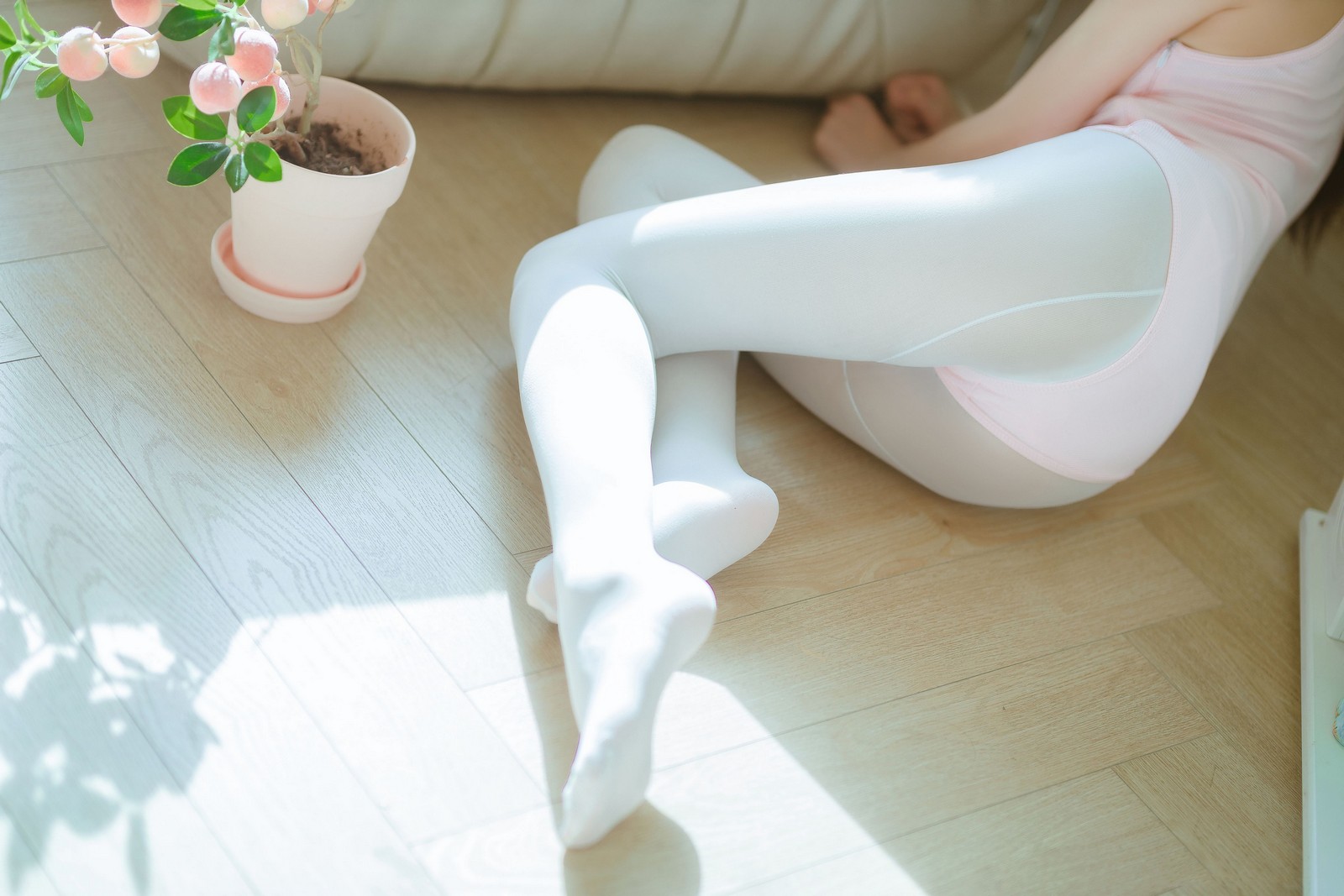 三無人型福利写真：白丝桃子甜美 COS 套图（60P／171.8M）插图5