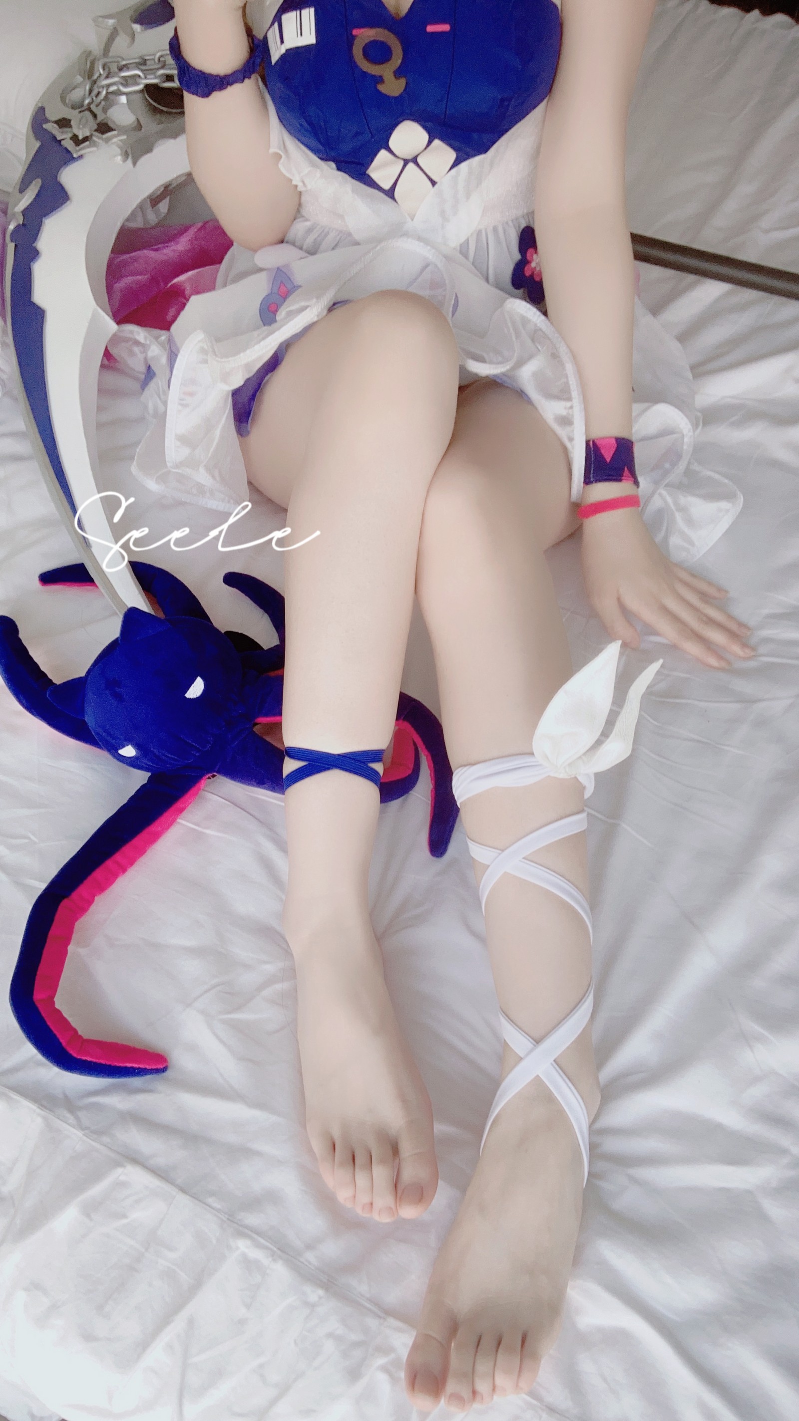 Seele麦麦彼岸浪花 Cosplay｜经典希儿海边高清写真（82P-460MB插图1