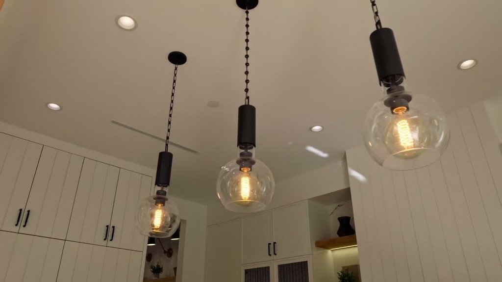 [Image: b1p78qhxsk0z.jpg]