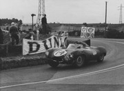 24 HEURES DU MANS YEAR BY YEAR PART ONE 1923-1969 - Page 33 54lm14-Jag-DType-T-Rolt-D-Hamilton-8