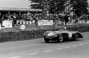 24 HEURES DU MANS YEAR BY YEAR PART ONE 1923-1969 - Page 27 52lm17-C-Type-Stirling-Moss-Peter-Walker-6