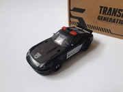 Transformers-Generation-Selects-Decepticon-Barricade-Earthrise-form-06