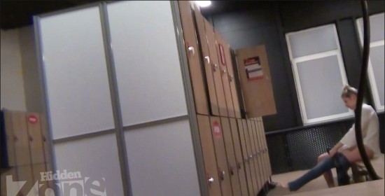 [Image: Voyeur24145100828.jpg]