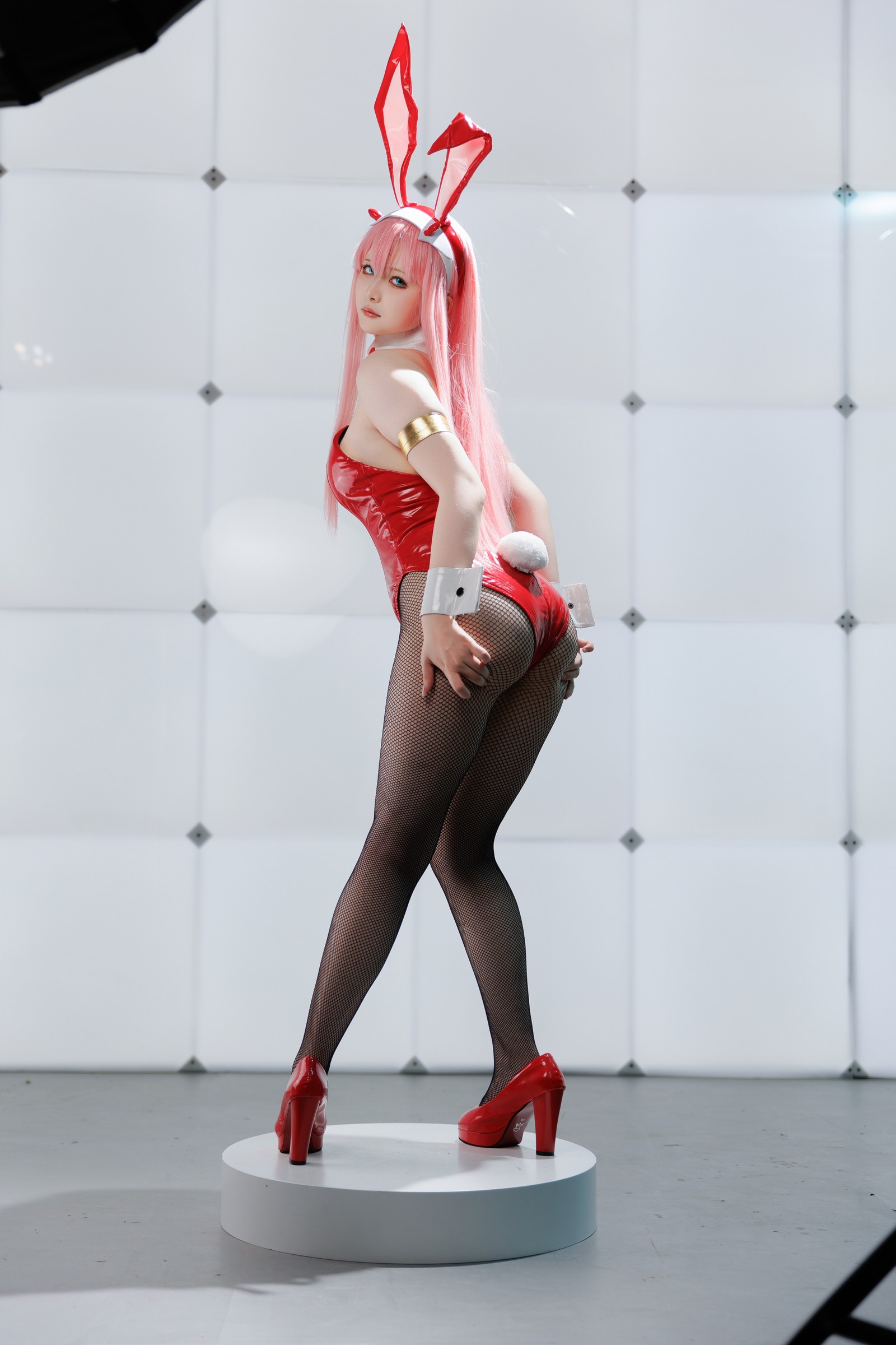 屿鱼 Yuyu Zero Two Cosplay 写真图集｜Darling in the Franxx 高清摄影（39P｜356MB）插图5