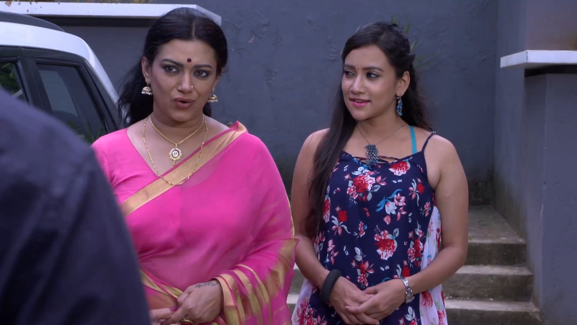 Jenifer antony pointed boobs in pink transaparent saree mkv