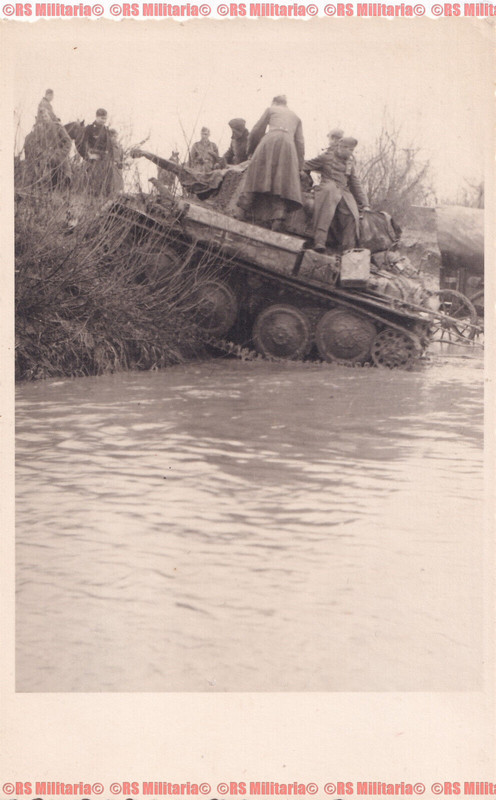 tschechischer Panzer Skoda t 38 P bei Fluss Überquerung