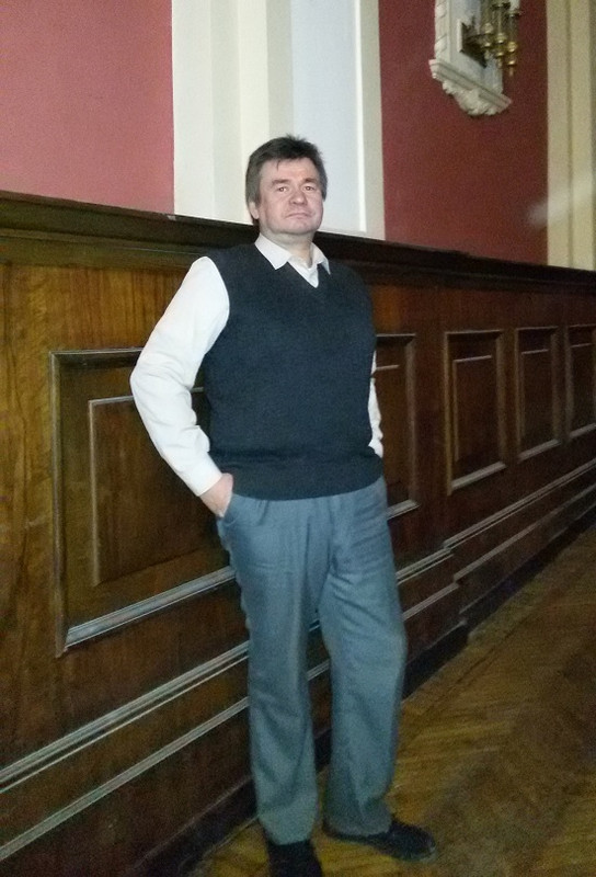 В сер.жил.и брюках(полн.рост)