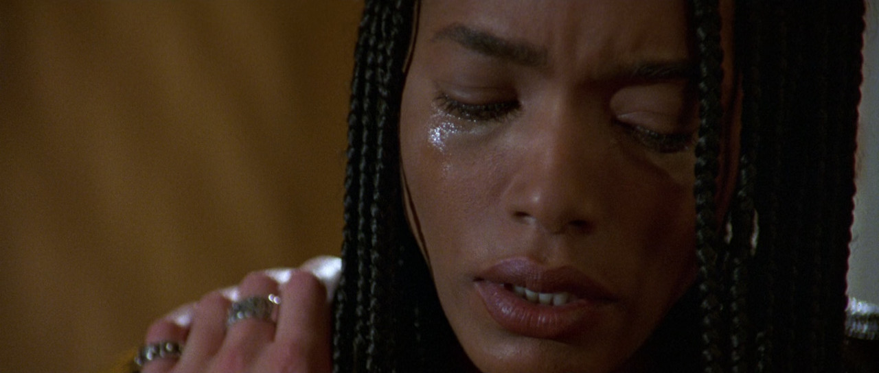 Strange Days (1995).mkv_snapshot_01.30.09_[2018.02.25_02.30.04]