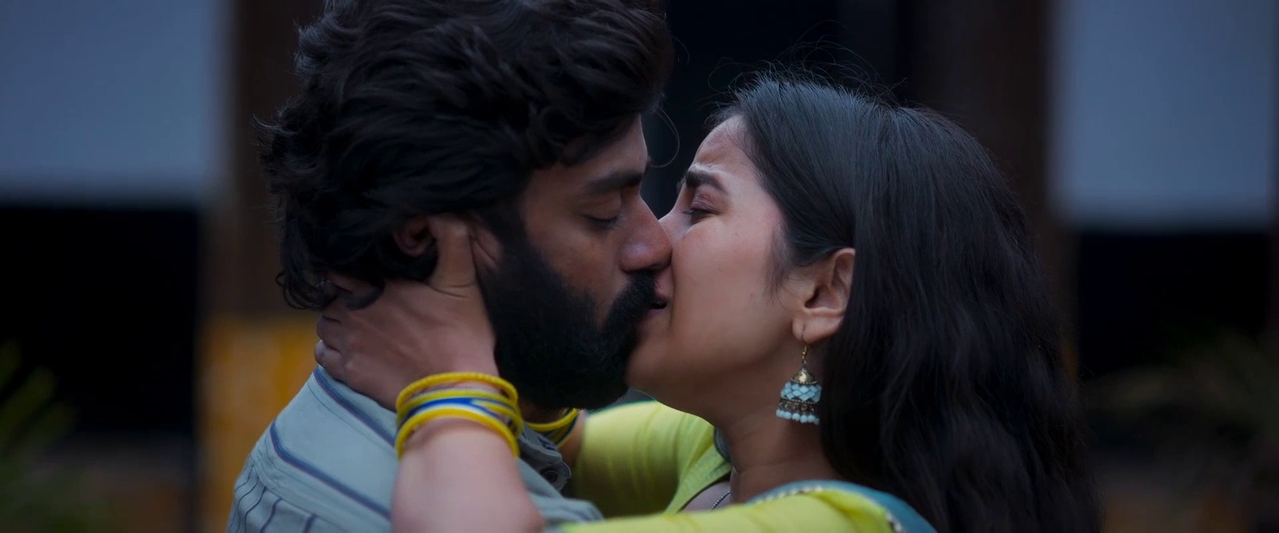 [Image: vlcsnap-2025-11-28-17h20m01s002.png]