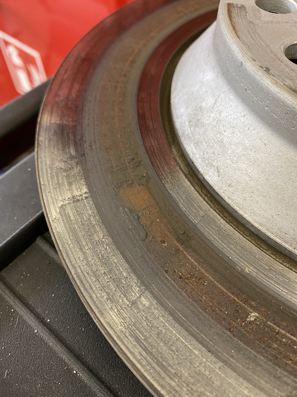 32EFFC80-5E9C-46C4-BD2F-FBF8551D00F1