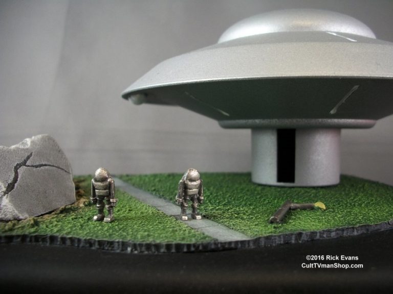 MONSTERS IN THE MOVIES BASE (4)