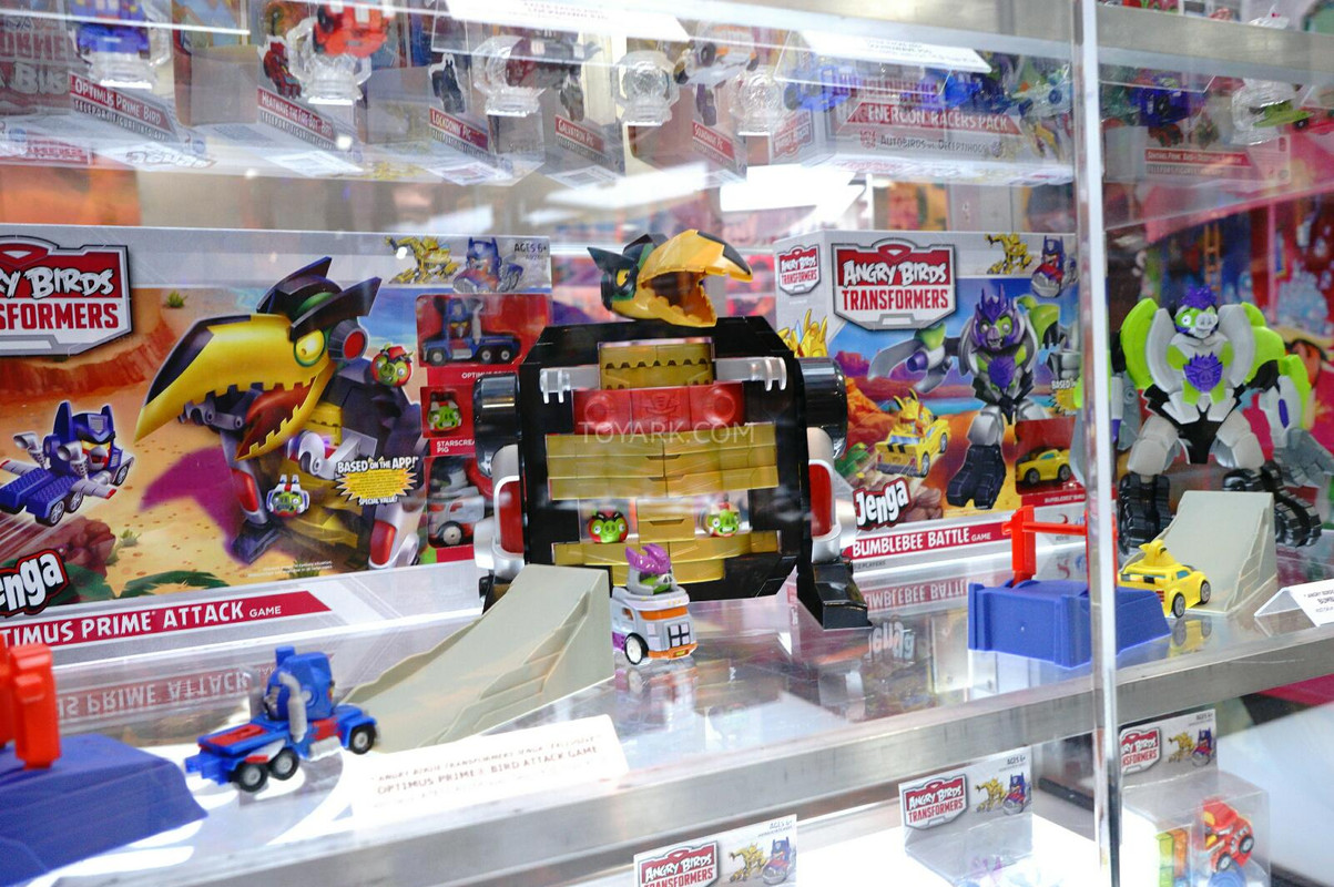SDCC-2014-Angry-Birds-Transformers-016_140616787