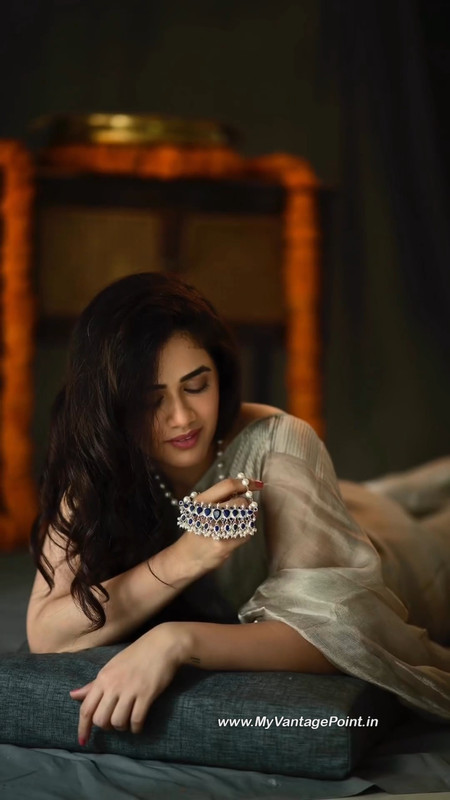 6-Mobile-Wallpaper-Photos-of-Girija-Oak-Godbole-My-Vantage-Point