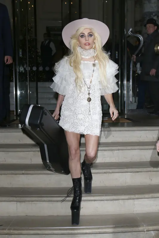 12-2-16-Leaving-Langham-Hotel-in-London-
