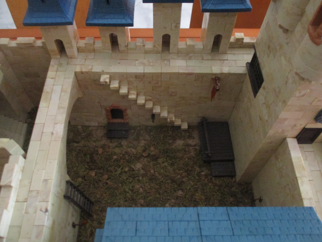 Fortaleza del Crepúsculo - Patio de armas 03