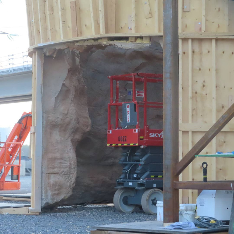 10-Transformers-Rise-Of-The-Beast-On-Set-Maximal-Cave