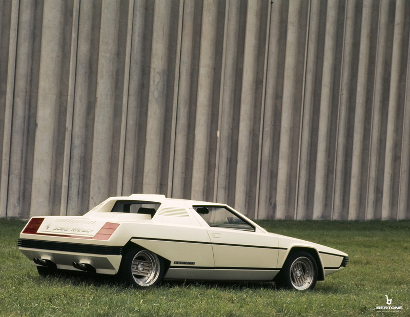 1976_Bertone_Ferrari_Rainbow_05