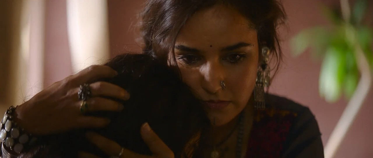 Saas, Bahu Aur Flamingo (2023) Season 1 [Hindi + Tamil + Telugu + Malayalam + Kannada] WebRip 480p, 720p ESub - Complete Screenshot
