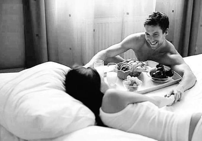 кофе к постельку. завтрак в постель. уютные завтраки. поднос для кофе в постель. кофе в постель песня.