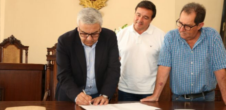 ELVAS: ASSINADAS CONSIGNAÇÕES DE TRÊS EMPREITADAS NO CONCELHO ELVAS: ASSINADAS CONSIGNAÇÕES DE TRÊS EMPREITADAS NO CONCELHO