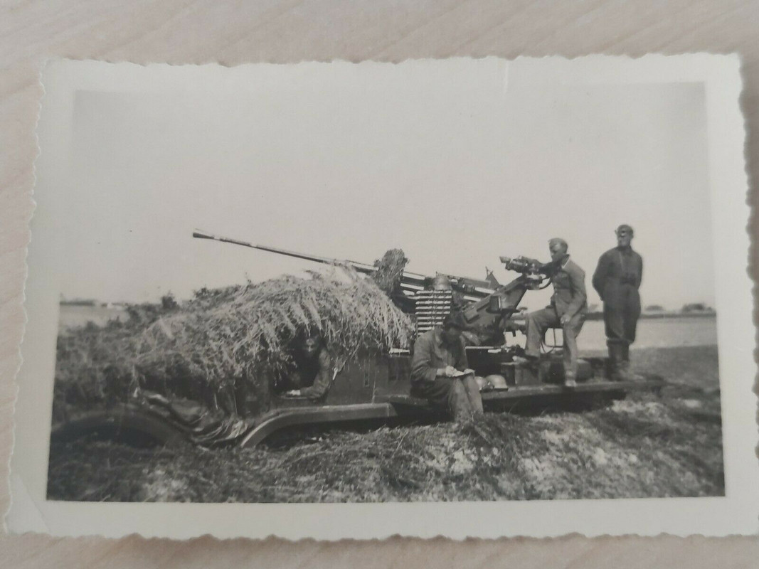 foto soldaten front kämpfer sdkfz geschütz flak front