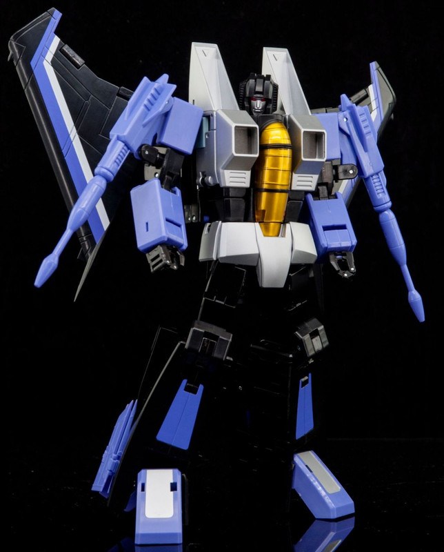 07-Maketoys-MTRM-13-Skycrow