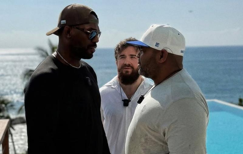 Джон Джоунс се надява на приятелство с Даниел Кормие в Alf Reality