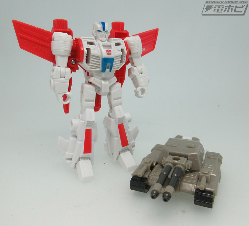 Takara-Tomy-Transformers-Cyberverse4