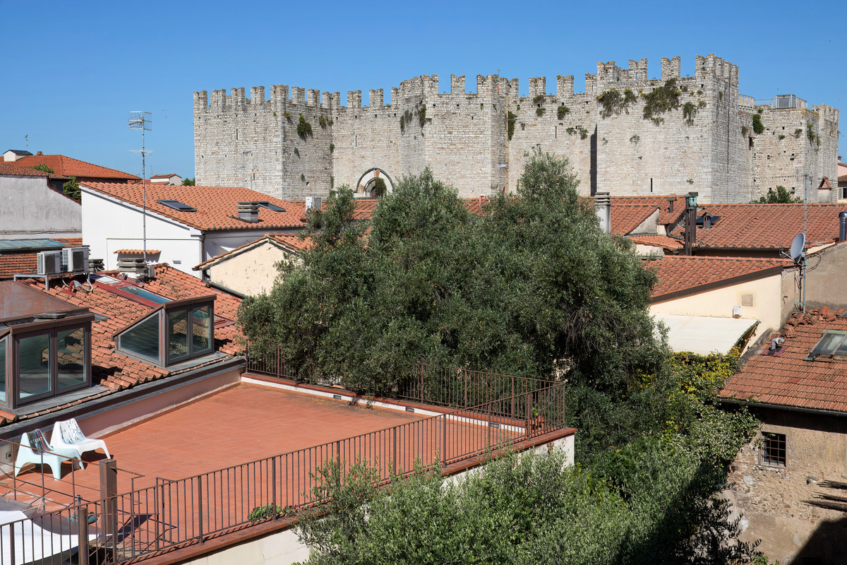 f9 - 200 (mano libera)-topaz-denoiseraw-sharpen