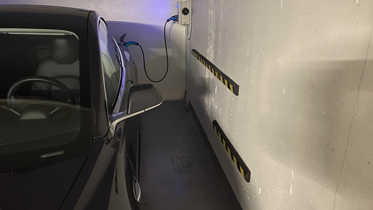 B0BAB7D9-A6DE-4F0E-8CED-0BBB4E9AA276