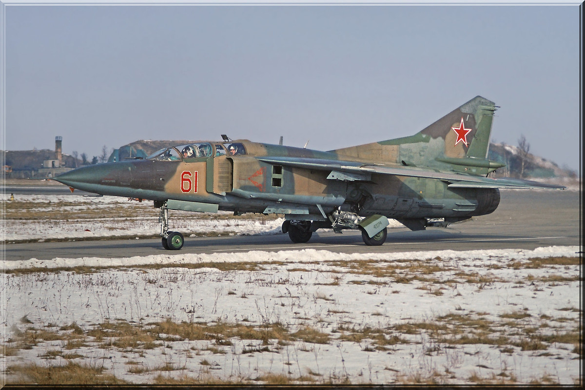 296 IAP Mig-23UB 61 Red_39040074, Winter 1992-1993_2