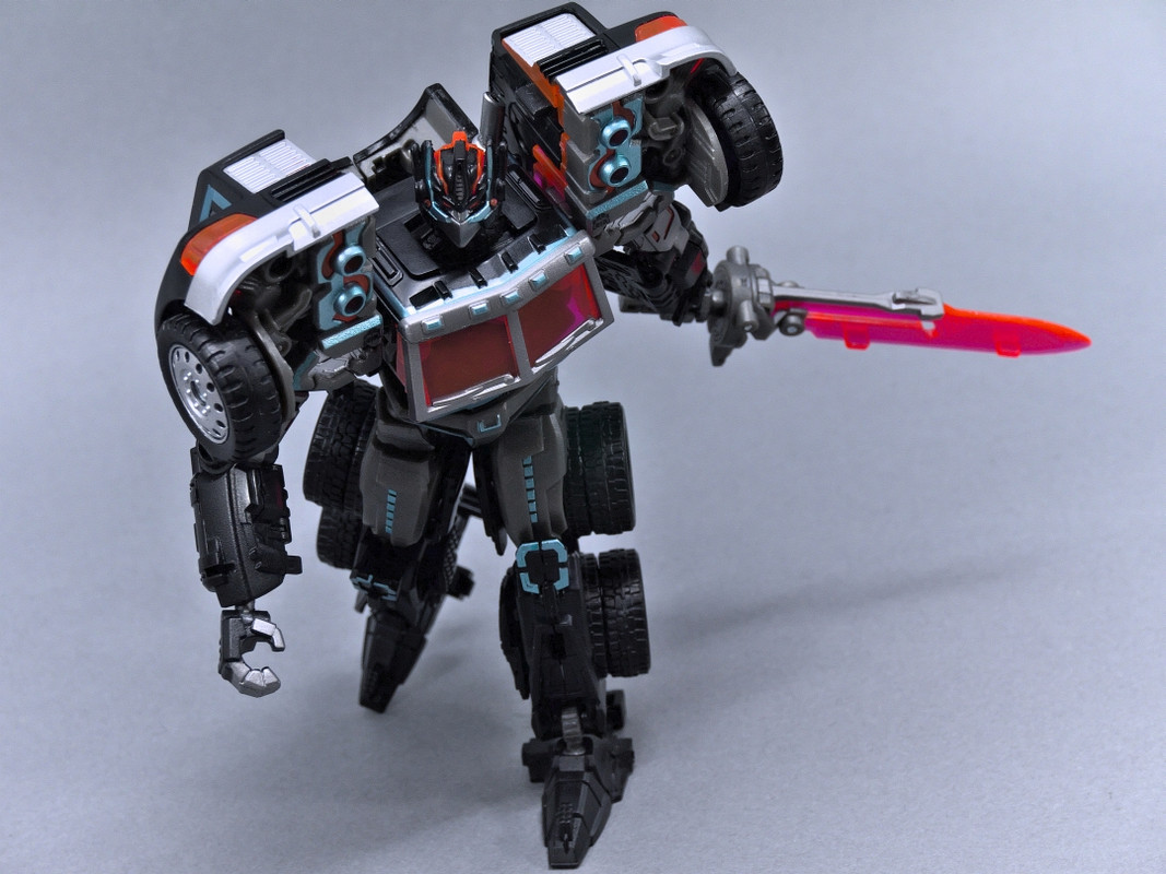 LG-EX-Black-Convoy-35