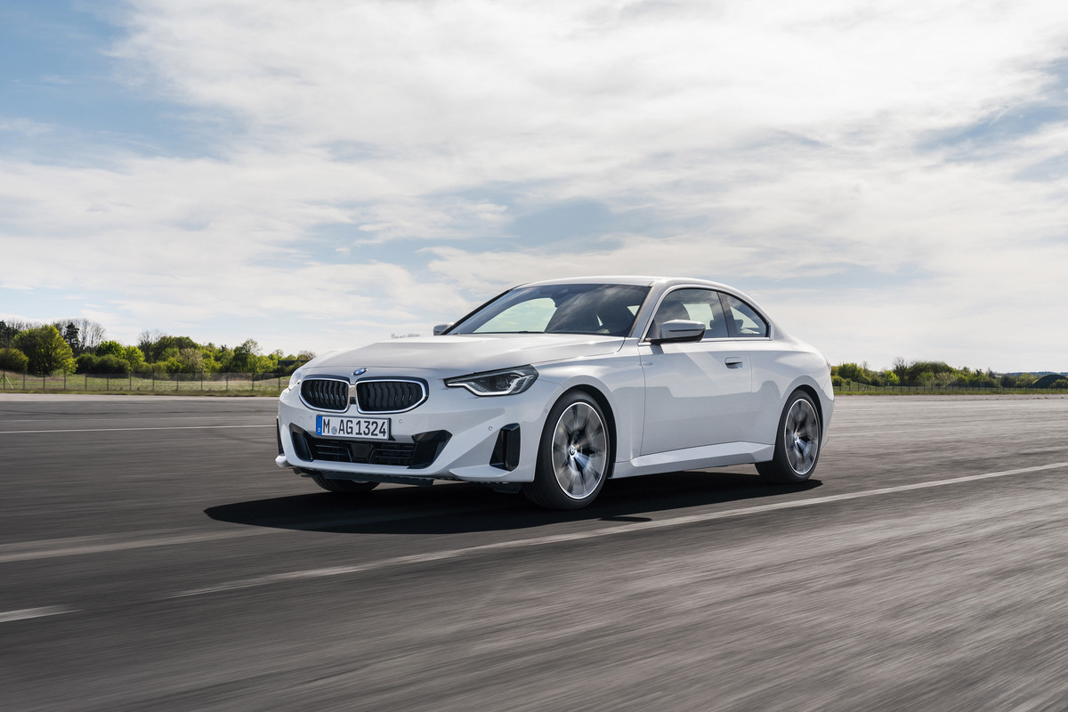 BMW220i(8)