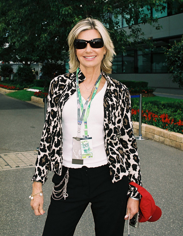 OliviaNewtonJohnon_mb20