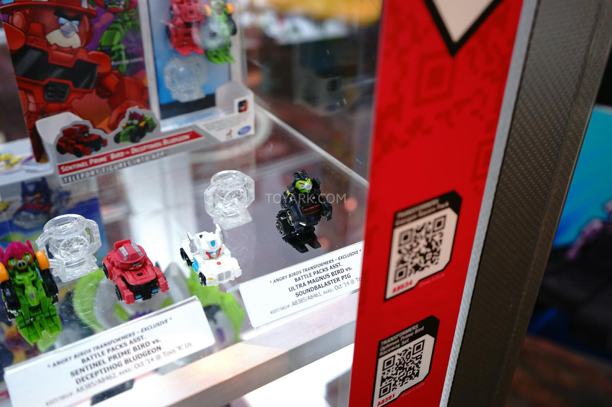 SDCC-2014-Angry-Birds-Transformers-015_140616783