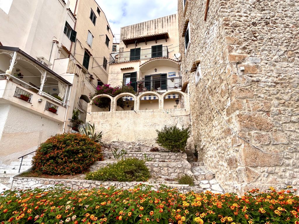 Жаркий сентябрь на побережье Тирренского моря. Жаркий сентябрь на побережье Тирренского моря.