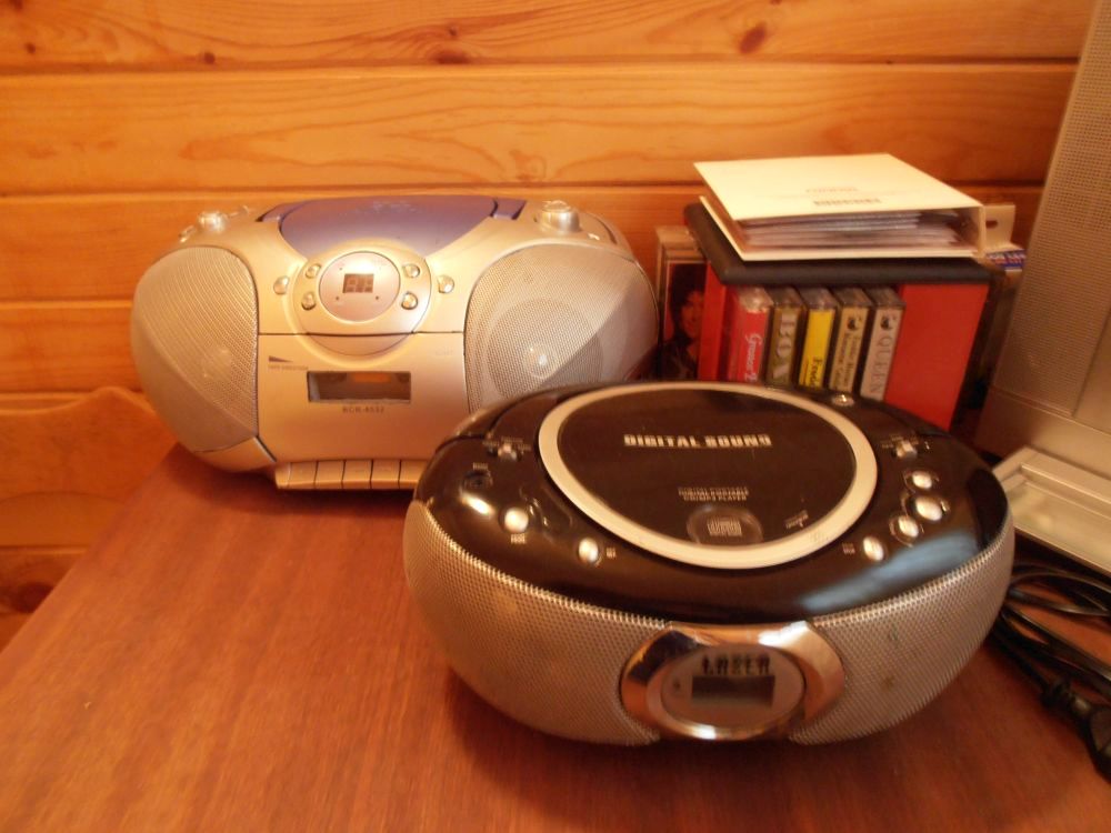 Two-Mini-Radios.jpg