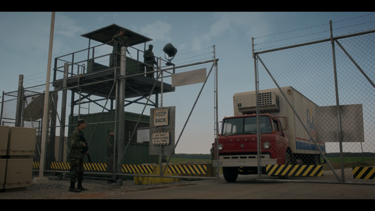 Stranger Things S05E01 2160p Netflix WEB DL DDP 5 1 Atmos H 265 Color TV mp4 snapshot 00 18 08 837