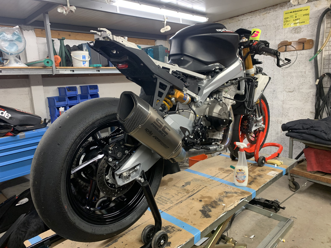 DFD8C919-B53B-40FC-BF2E-1D817E53647A