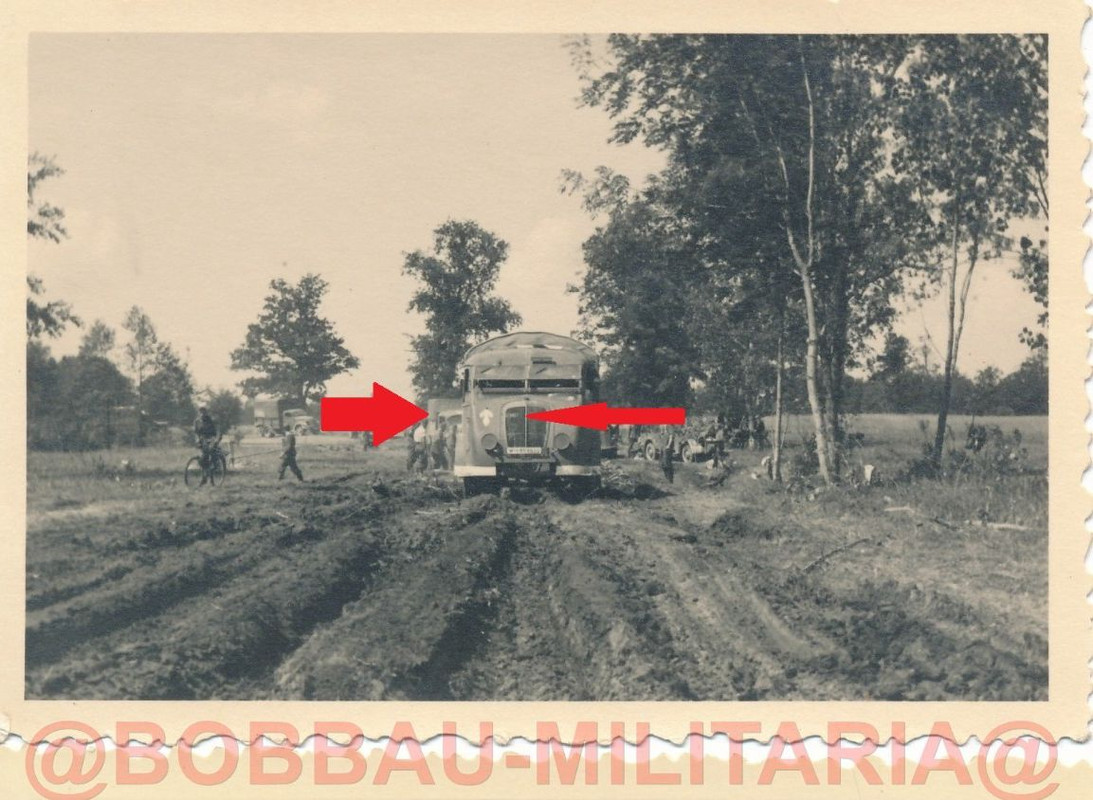 Fotos Einmarsch Ukraine Grenze 1941 Rawa Ruska IR 520 Beute LKW Wappen Emblem