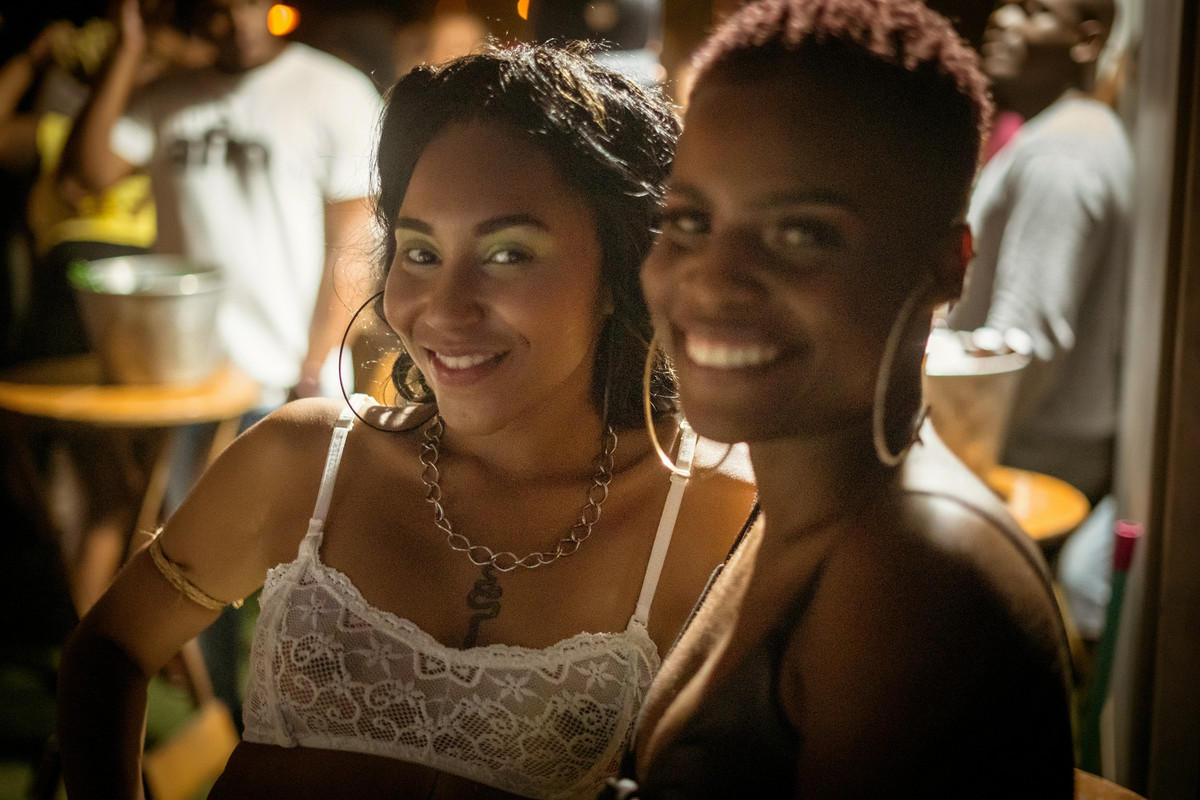 7A6B2010-5599-4A16-A077-308988DCBA14