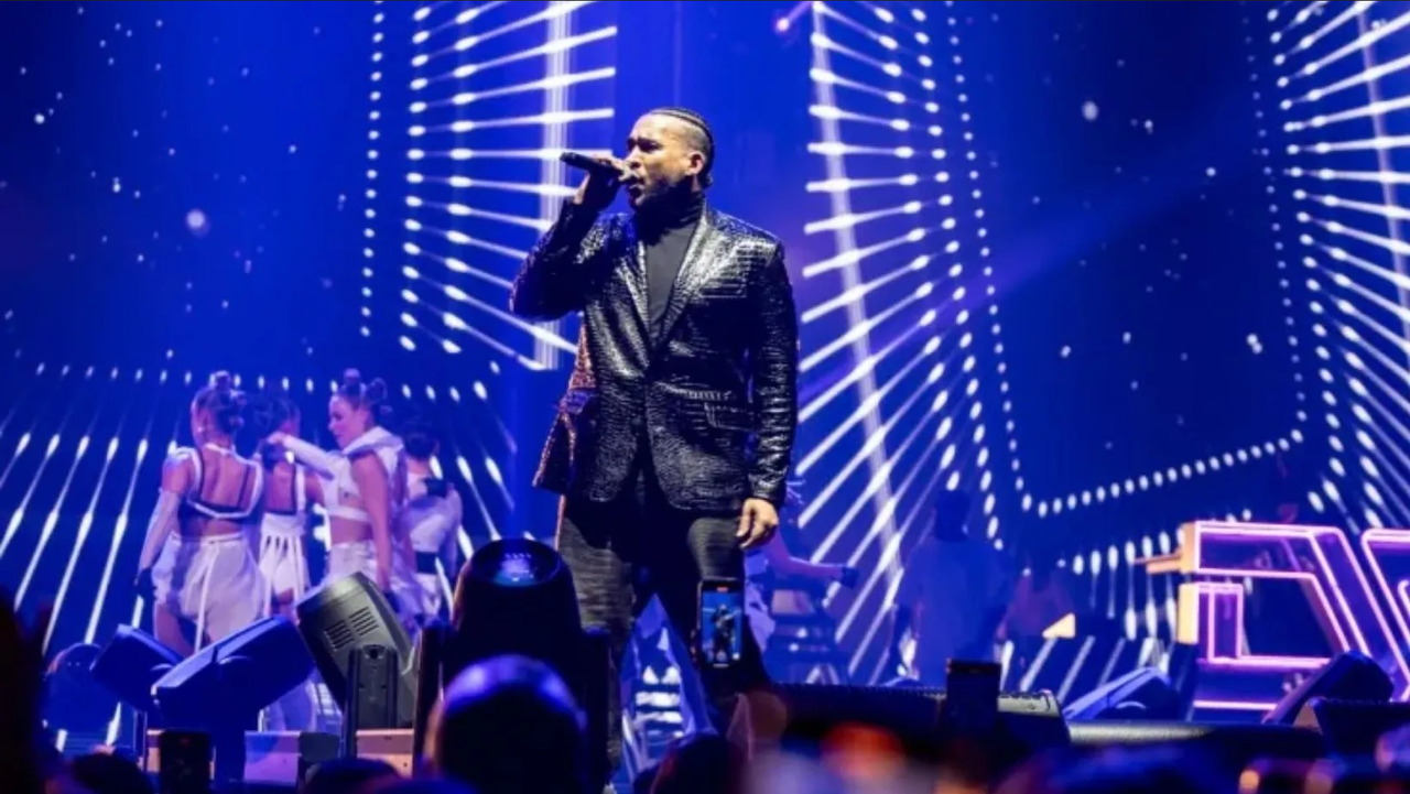 Don Omar ilumina el escenario con su regreso triunfal en 