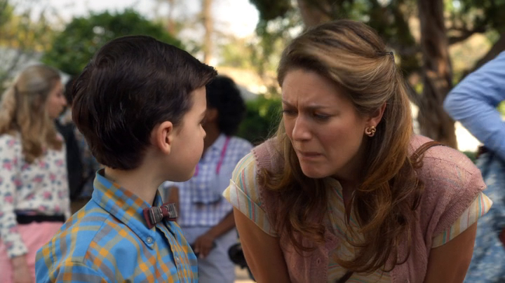 Young.Sheldon.S01E01.BDRip.X264-REWARD-005