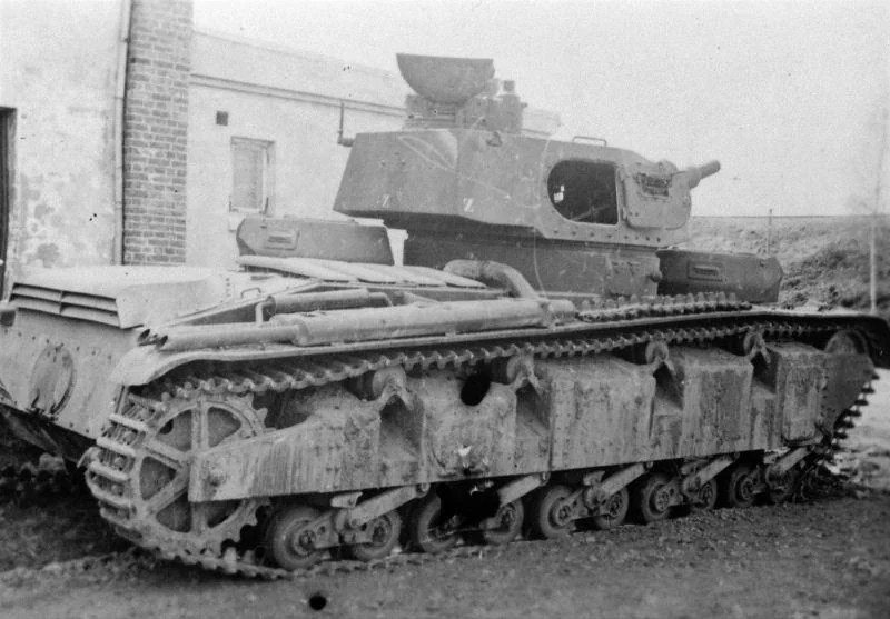 german-multi-turreted-tank-neubaufahrzeug-nb-fz-of-the-40th-v0-x1k8vahgjbie1.webp